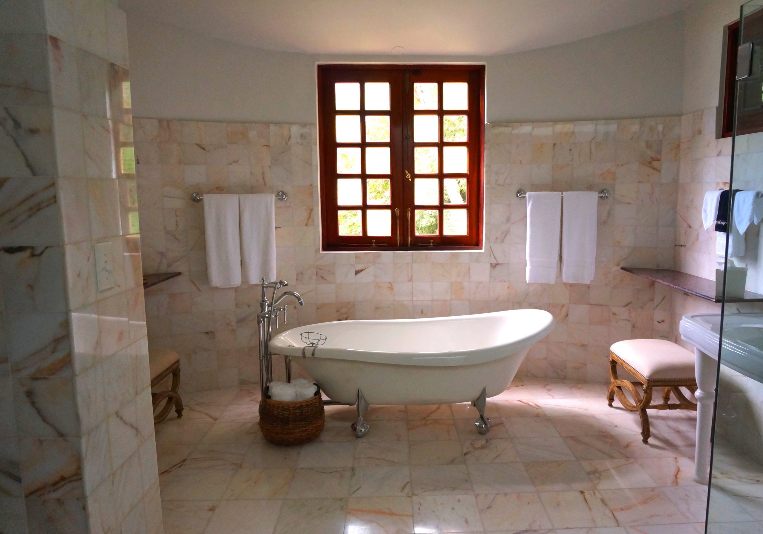 tiles-window-bathroom-marble-105934